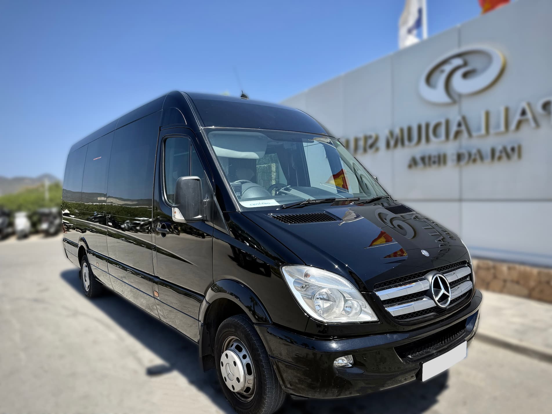 Port Transfer Ibiza service for cruise passengers, families and ferry travellers